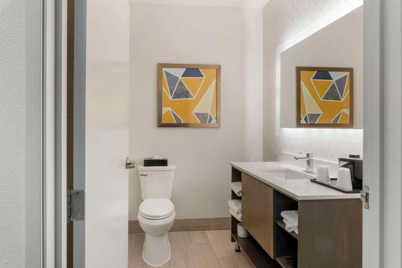 Comfort Suites Елгин Екстериор снимка