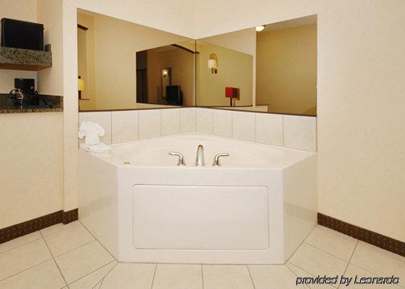 Comfort Suites Елгин Стая снимка