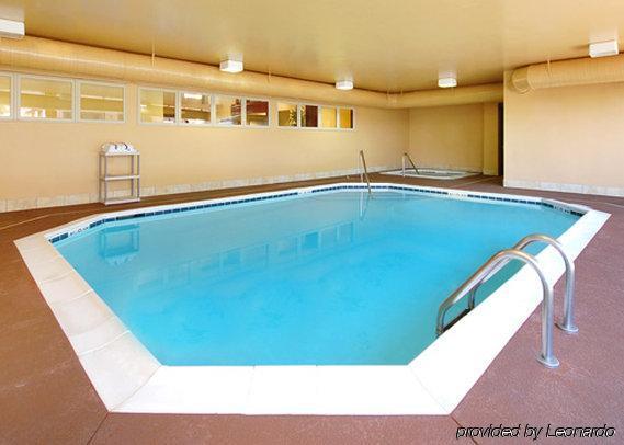 Comfort Suites Елгин Съоръжения снимка