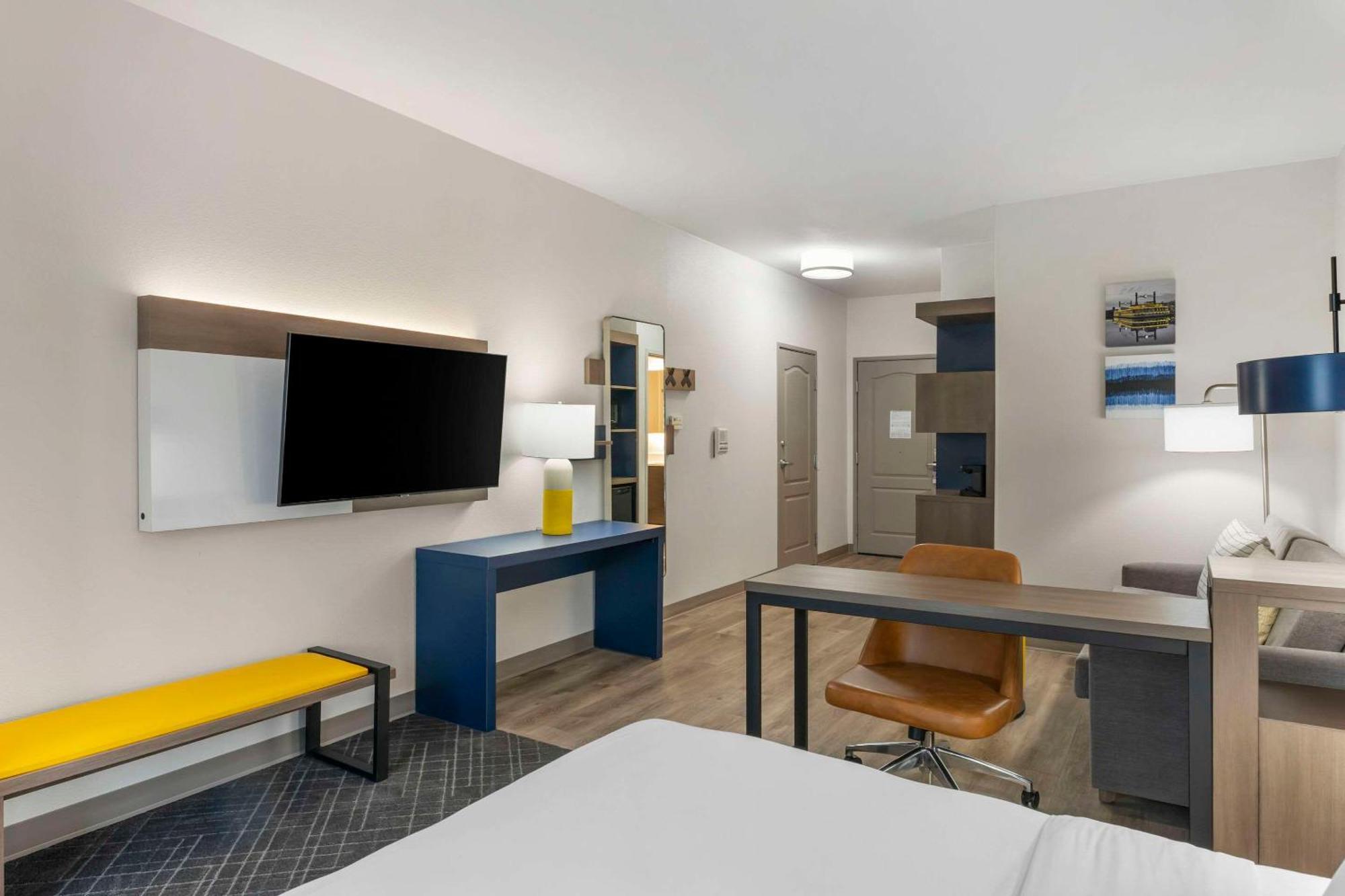 Comfort Suites Елгин Екстериор снимка