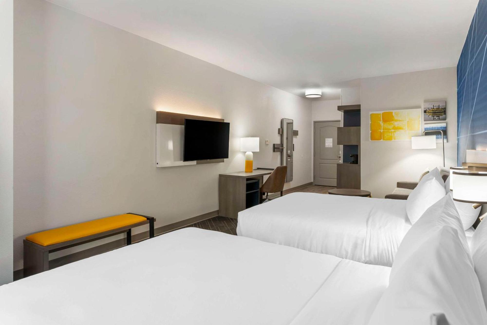 Comfort Suites Елгин Екстериор снимка