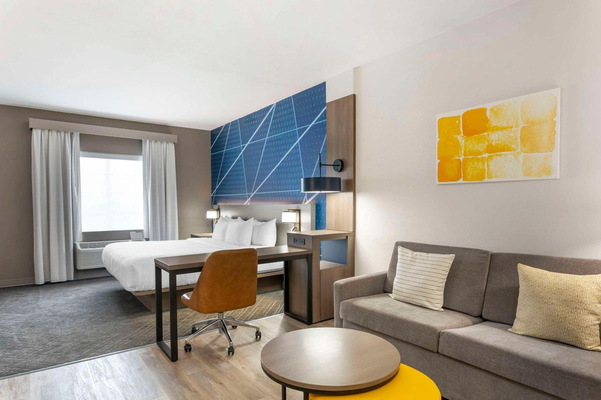 Comfort Suites Елгин Екстериор снимка