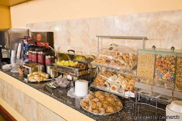 Comfort Suites Елгин Екстериор снимка